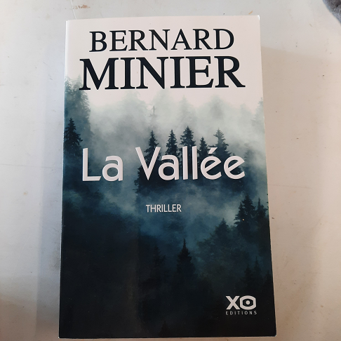 livre  La vallée    Bernard Minier