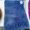 Tapis salle de bain bleu