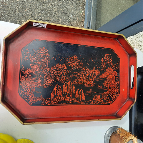 Plateau rouge motif japon