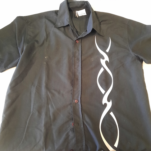 :chemise noire / motif beige
