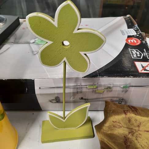 Fleur verte en bois
