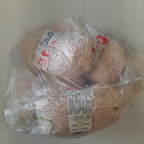 laine beige bouclée 3 Suisses (6 pelotes)