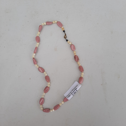 Collier rose et crème