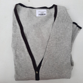 Gilet gris avec bande noire
